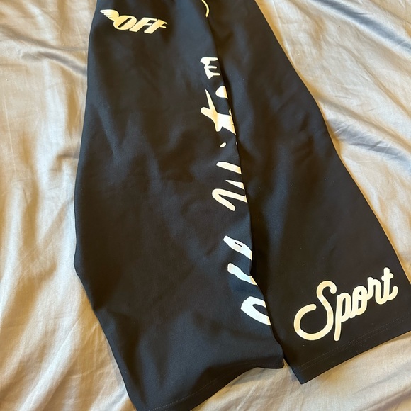 Off-white capris - Picture 4 of 6